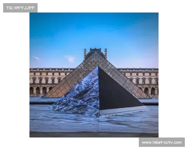 欧冠主题街头艺术展巴黎开幕,足球文化融合都市潮流